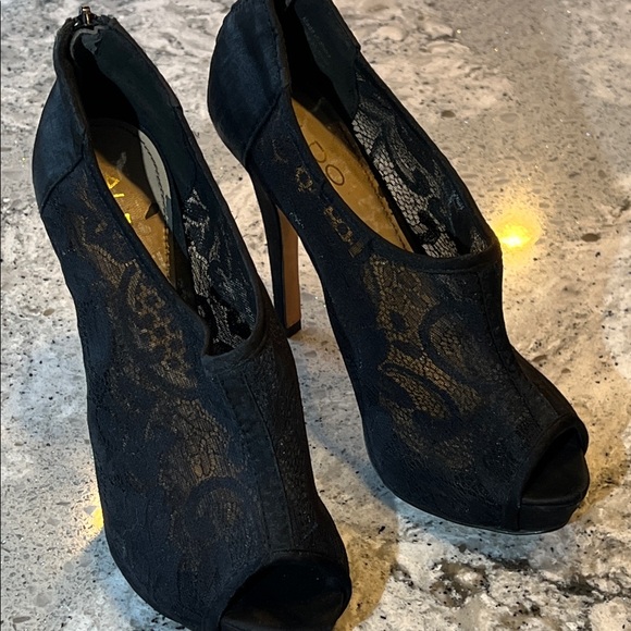 ALDO Aldo Black Lace Peep-Toe Heels Size 7.5M - Picture 3 of 9
